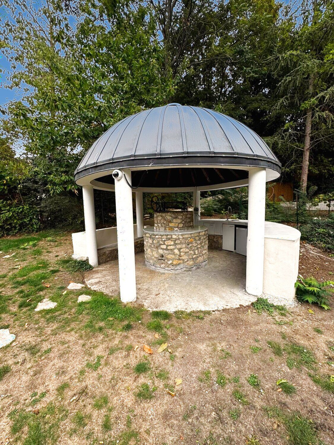 Barbecue sous le kiosque, au parc