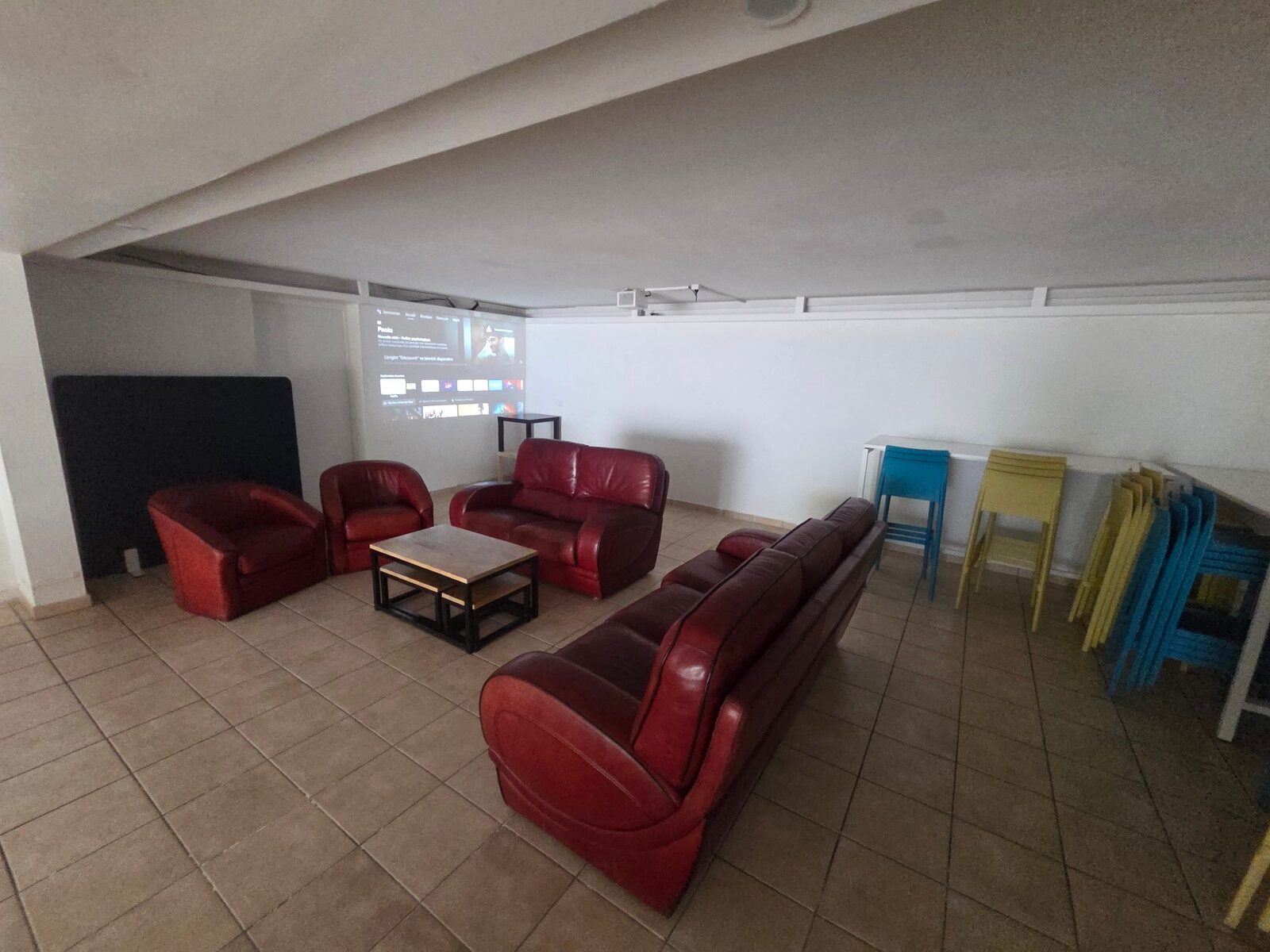 Salle de cinéma de la villa